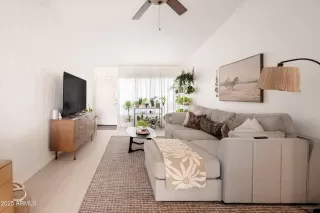 Photo #2: 6902280 Listing 