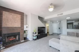 Photo #3: 6902285 Listing