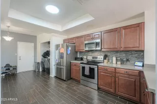 Photo #6: 6902285 Listing