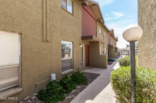 Photo #3: 6902355 Listing 