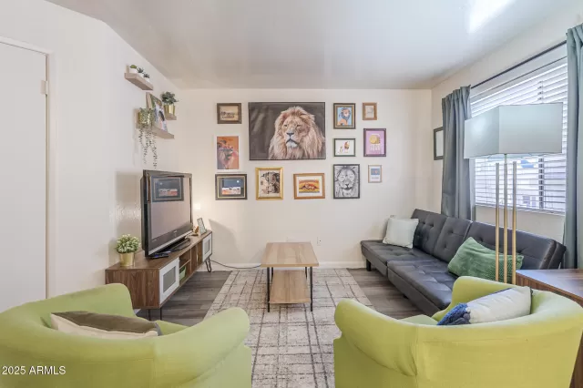 MLS: 6902450 Condo For Sale