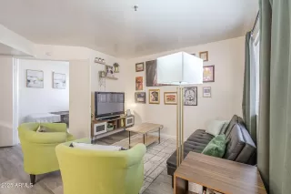 Photo #3: 6902450 Listing