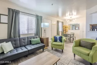 Photo #4: 6902450 Listing