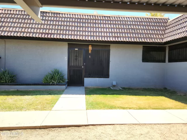 MLS: 6902456 Condo For Sale