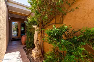 Photo #6: 6902568 Listing 