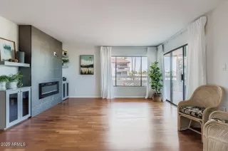 Photo #5: 6902629 Listing 