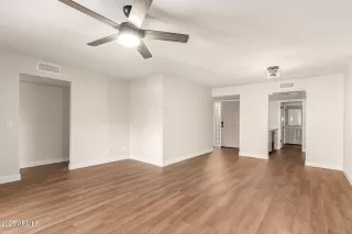 Photo #6: 6902650 Listing