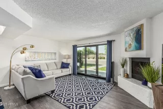 Photo #3: 6902662 Listing