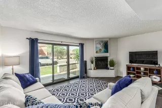 Photo #4: 6902662 Listing