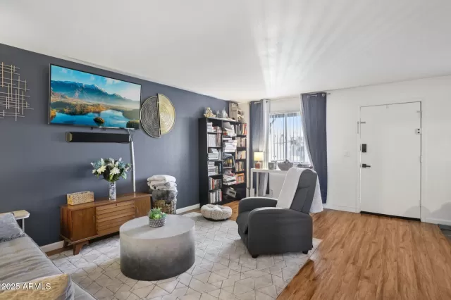 MLS: 6902670 Condo For Sale