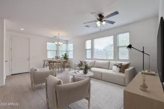 Photo #6: 6902707 Listing