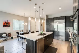 Photo #3: 6902723 Listing