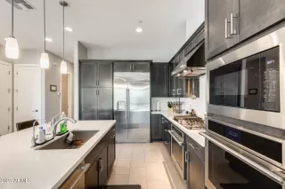 Photo #5: 6902723 Listing