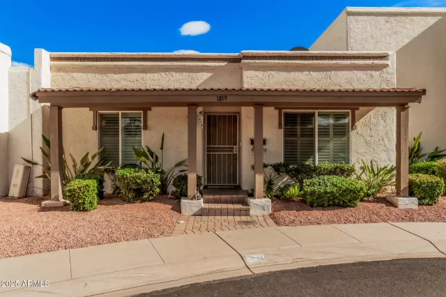 MLS: 6902792 Condo For Sale