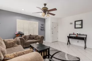 Photo #5: 6902792 Listing