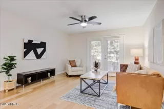 Photo #3: 6902842 Listing