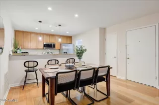 Photo #5: 6902842 Listing