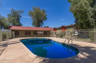 Photo #5: 6902880 Listing