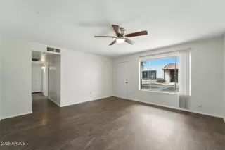 Photo #4: 6902931 Listing 