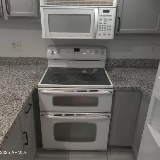 Photo #2: 6903127 Listing 