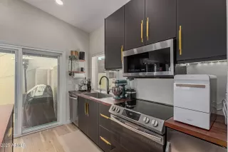 Photo #3: 6903158 Listing