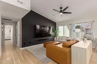 Photo #6: 6903158 Listing