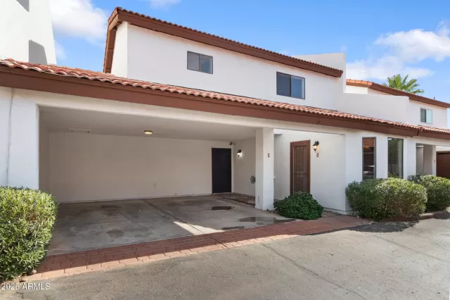 MLS: 6903166 Condo For Sale