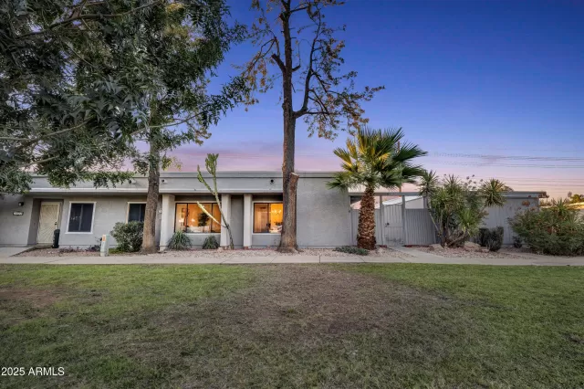 MLS: 6903183 Condo For Sale