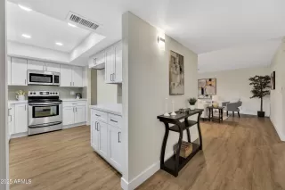 Photo #4: 6903183 Listing