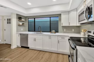 Photo #6: 6903183 Listing