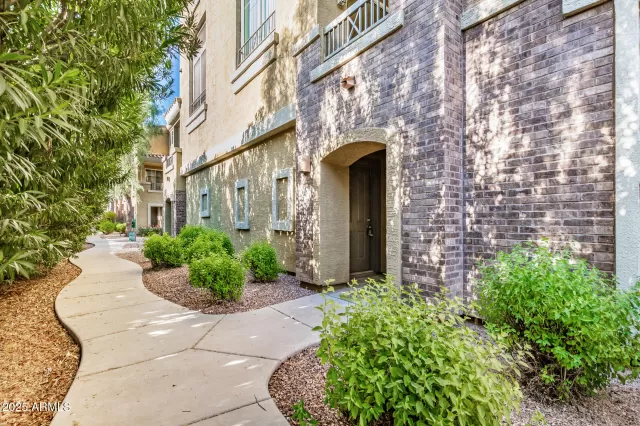 MLS: 6903234 Condo For Sale