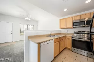 Photo #2: 6903386 Listing 