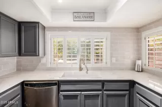 Photo #1: 6903402 Listing 