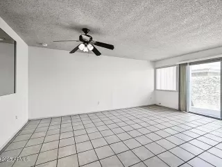 Photo #5: 6903408 Listing 