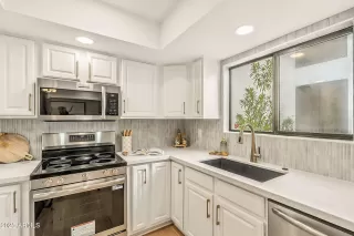 Photo #3: 6903433 Listing