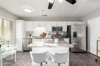 Photo #5: 6903445 Listing