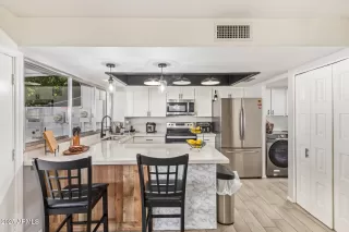 More Details about MLS # 6903458 : 4807 W NORTHERN AVENUE