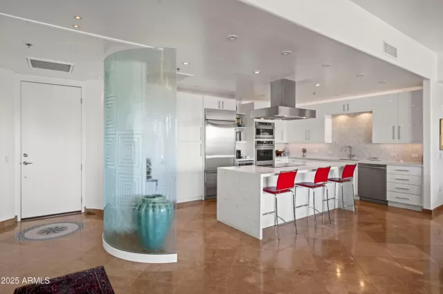 MLS: 6903635 Condo For Sale