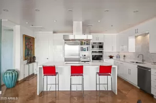 Photo #1: 6903635 Listing 