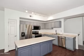 Photo #4: 6903768 Listing