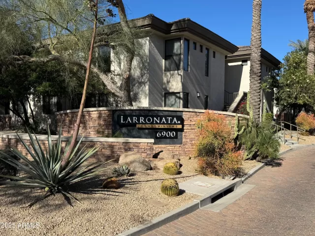 MLS: 6903782 Condo For Sale