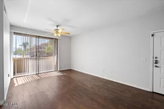 Photo #2: 6903782 Listing