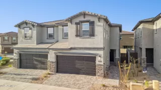 Photo #2: 6903857 Listing