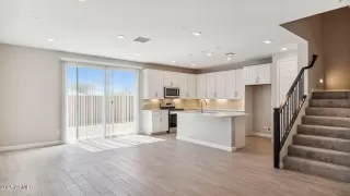 Photo #5: 6903857 Listing