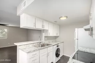 More Details about MLS # 6903893 : 2133 W TURNEY AVENUE#D76