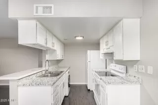 Photo #1: 6903893 Listing 