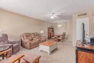 Photo #2: 6903966 Listing 