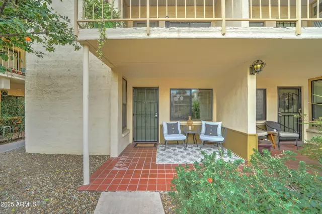 MLS: 6904090 Condo For Sale