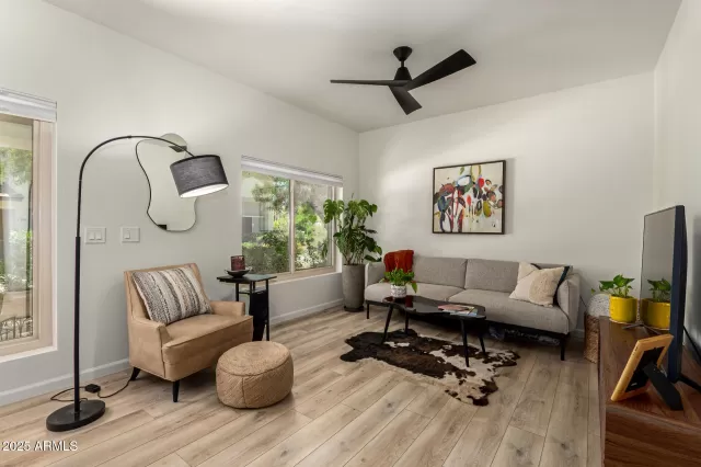 MLS: 6904313 Condo For Sale