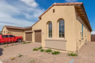 Photo #2: 6904338 Listing